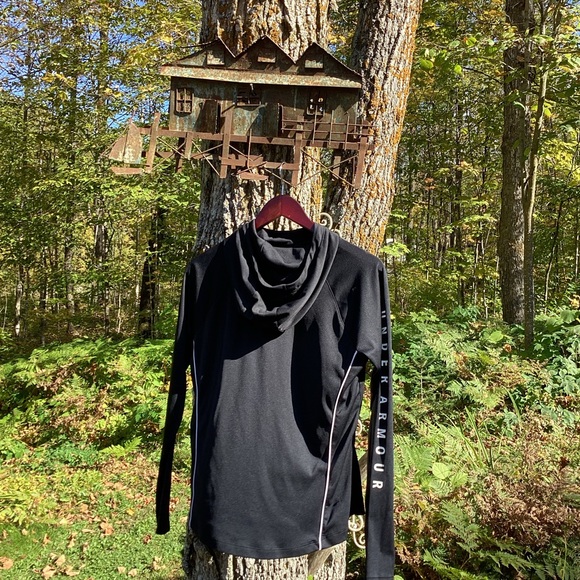 🌲 Under Armour Light Weight HEAT GEAR Black HOODIE Medium EPLC UNISEX TRAVELER - Picture 2 of 16